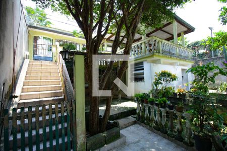 Casa à venda com 300m², 2 quartos e 2 vagasQuintal