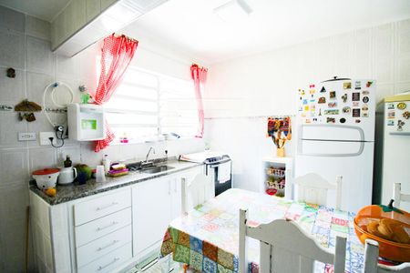 Casa à venda com 300m², 2 quartos e 2 vagasCozinha