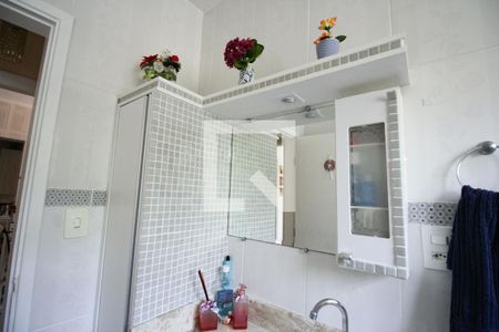 Casa à venda com 300m², 2 quartos e 2 vagasBanheiro