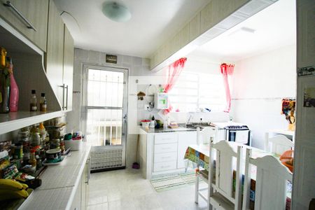 Casa à venda com 300m², 2 quartos e 2 vagasCozinha