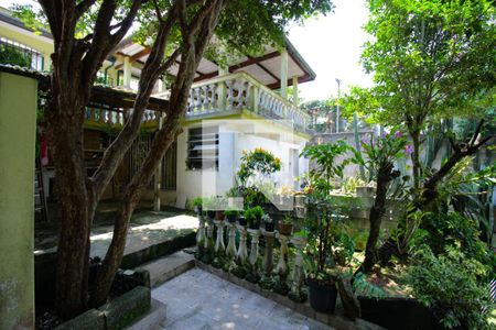 Casa à venda com 300m², 2 quartos e 2 vagasQuintal