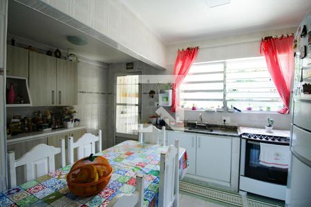 Casa à venda com 300m², 2 quartos e 2 vagasCozinha