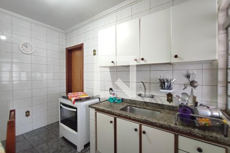 Casa à venda com 350m², 3 quartos e 3 vagasEdícula - Cozinha