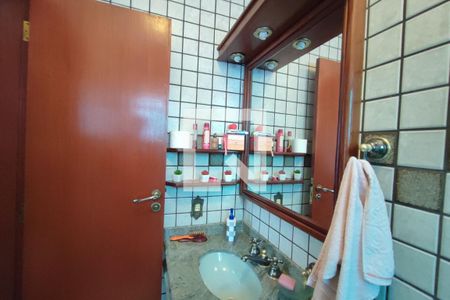 Casa à venda com 350m², 3 quartos e 3 vagasBanheiro Suíte