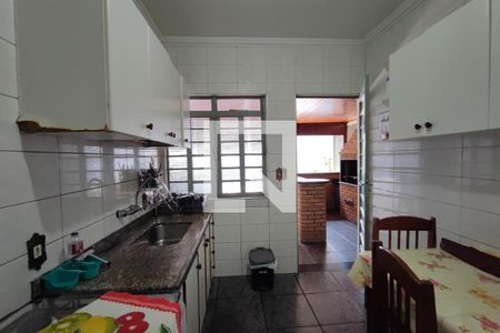 Casa à venda com 350m², 3 quartos e 3 vagasEdícula - Cozinha