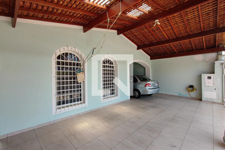 Casa à venda com 350m², 3 quartos e 3 vagasGaragem - Quintal