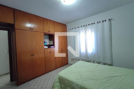 Casa à venda com 350m², 3 quartos e 3 vagasQuarto Suíte 2