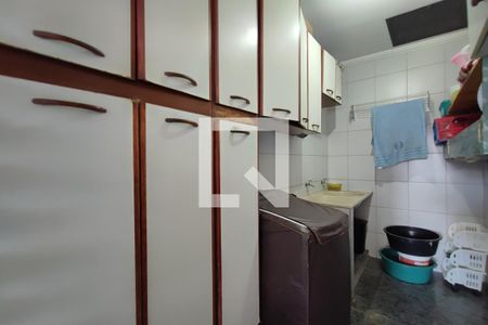 Casa à venda com 350m², 3 quartos e 3 vagasEdícula -Área de Serviço