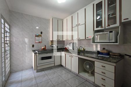 Casa à venda com 350m², 3 quartos e 3 vagasCozinha