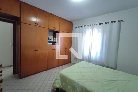 Casa à venda com 350m², 3 quartos e 3 vagasQuarto Suíte 2