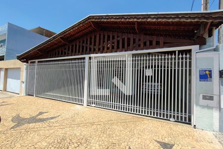 Casa à venda com 350m², 3 quartos e 3 vagasFachada 