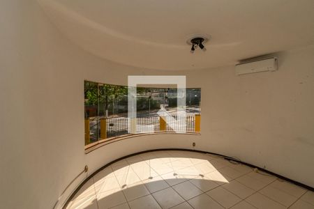 Sala de TV de casa à venda com 4 quartos, 444m² em Jardim Chapadão, Campinas