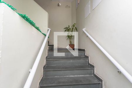 Apartamento à venda com 59m², 2 quartos e 1 vaga Apartamento à venda com 59m², 2 quartos e 1 vagaEscada do prédio