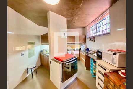 Casa à venda com 4 quartos, 463m² em Belvedere, Belo Horizonte