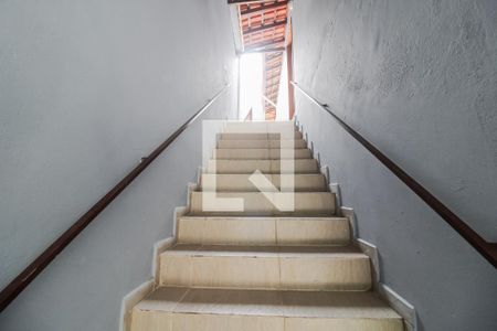 Casa à venda com 173m², 4 quartos e 2 vagasEscada