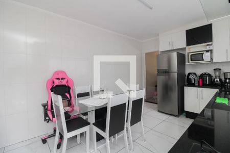 Casa à venda com 173m², 4 quartos e 2 vagasCozinha 