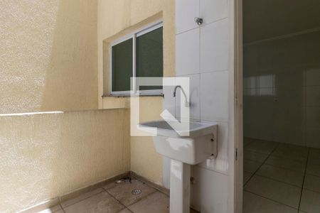 Casa de condomínio para alugar com 45m², 2 quartos e 2 vagas Casa de condomínio para alugar com 45m², 2 quartos e 2 vagasÁrea de Serviço