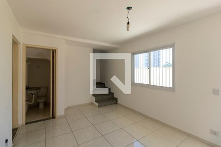 Sala de casa de condomínio para alugar com 2 quartos, 45m² em Vila Invernada, São Paulo