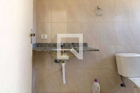 Casa de condomínio para alugar com 45m², 2 quartos e 2 vagas Casa de condomínio para alugar com 45m², 2 quartos e 2 vagasBanheiro da Suíte 2