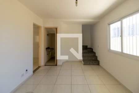 Sala de casa de condomínio para alugar com 2 quartos, 45m² em Vila Invernada, São Paulo
