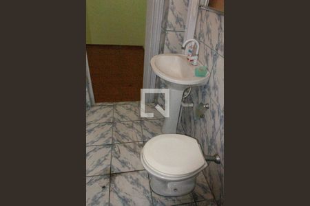 Casa para alugar com 350m², 3 quartos e 3 vagas Casa para alugar com 350m², 3 quartos e 3 vagasBanheiro da Suíte 1