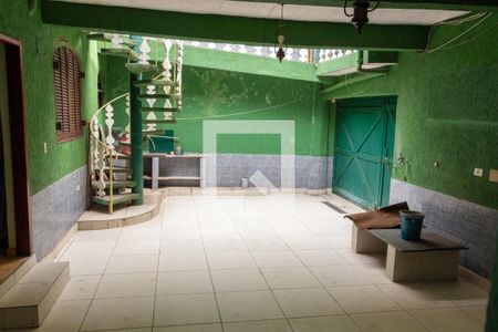 Casa para alugar com 350m², 3 quartos e 3 vagas Casa para alugar com 350m², 3 quartos e 3 vagasÁrea de Serviço - Quintal