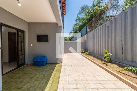 Casa de condomínio à venda com 408m², 4 quartos e 4 vagasQuintal