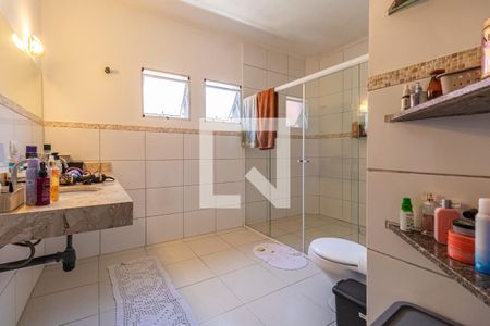 Casa de condomínio à venda com 408m², 4 quartos e 4 vagasBanheiro da Suíte 1