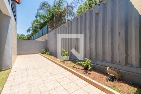 Casa de condomínio à venda com 408m², 4 quartos e 4 vagasQuintal