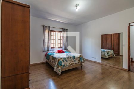 Casa de condomínio à venda com 408m², 4 quartos e 4 vagasQuarto 2 