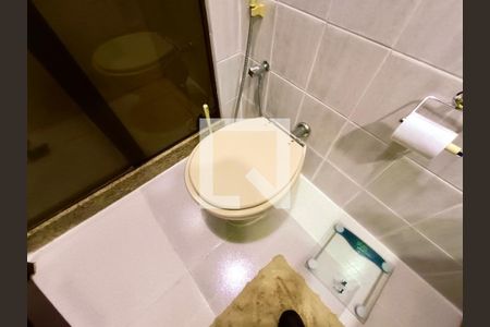 Apartamento à venda com 84m², 2 quartos e 2 vagasBanheiro da Suíte