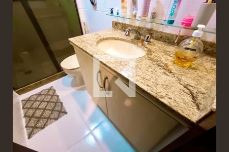 Apartamento à venda com 84m², 2 quartos e 2 vagasBanheiro social