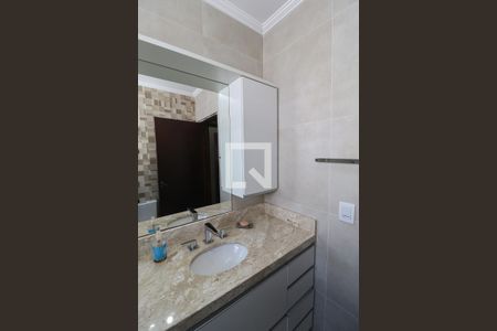 Casa à venda com 148m², 3 quartos e 2 vagasBanheiro 2