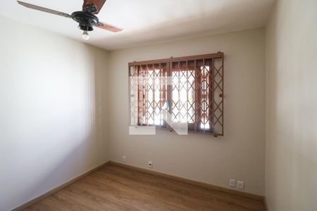 Quarto 2 de casa à venda com 3 quartos, 148m² em Medianeira, Porto Alegre