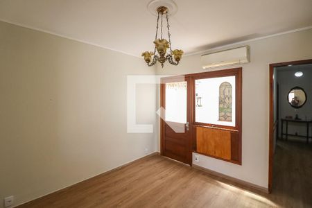 Sala de casa à venda com 3 quartos, 148m² em Medianeira, Porto Alegre