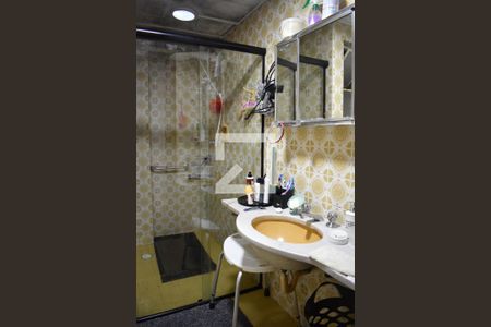 Banheiro de apartamento à venda com 4 quartos, 98m² em Água Verde, Curitiba