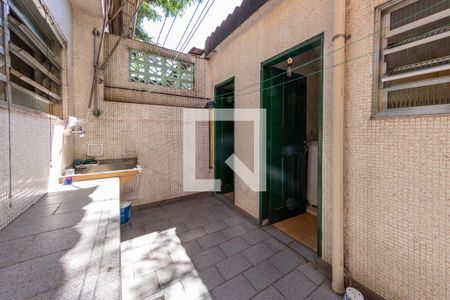 Casa para alugar com 120m², 2 quartos e 1 vagaQuintal