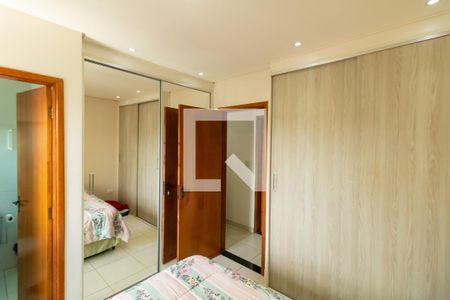 Casa de condomínio à venda com 79m², 2 quartos e 2 vagasSuíte 2