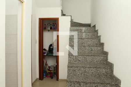 Casa à venda com 180m², 3 quartos e 1 vagaHall (1º Andar)