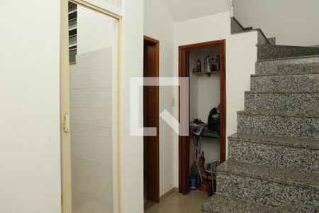 Casa à venda com 180m², 3 quartos e 1 vagaHall (1º Andar)
