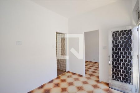 Casa para alugar com 40m², 2 quartos e 1 vaga Casa para alugar com 40m², 2 quartos e 1 vagaSala