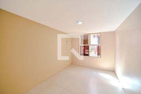 Quarto de apartamento para alugar com 1 quarto, 47m² em Rubem Berta, Porto Alegre