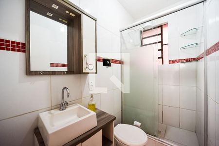Banheiro de apartamento para alugar com 1 quarto, 47m² em Rubem Berta, Porto Alegre