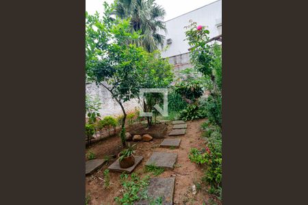 Casa à venda com 129m², 3 quartos e 2 vagas Casa à venda com 129m², 3 quartos e 2 vagasQuintal