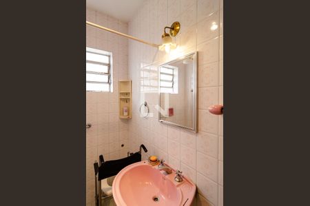 Casa à venda com 129m², 3 quartos e 2 vagas Casa à venda com 129m², 3 quartos e 2 vagasBanheiro da Suíte