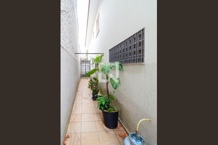 Casa à venda com 129m², 3 quartos e 2 vagas Casa à venda com 129m², 3 quartos e 2 vagasCorredor