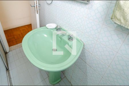 Casa à venda com 129m², 3 quartos e 2 vagas Casa à venda com 129m², 3 quartos e 2 vagasBanheiro Social