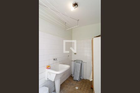 Casa à venda com 129m², 3 quartos e 2 vagas Casa à venda com 129m², 3 quartos e 2 vagasLavanderia