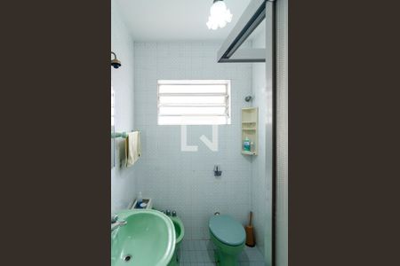 Casa à venda com 129m², 3 quartos e 2 vagas Casa à venda com 129m², 3 quartos e 2 vagasBanheiro Social