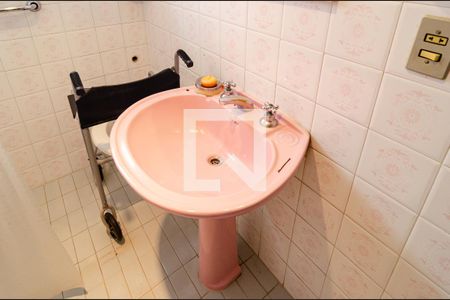 Casa à venda com 129m², 3 quartos e 2 vagas Casa à venda com 129m², 3 quartos e 2 vagasBanheiro da Suíte